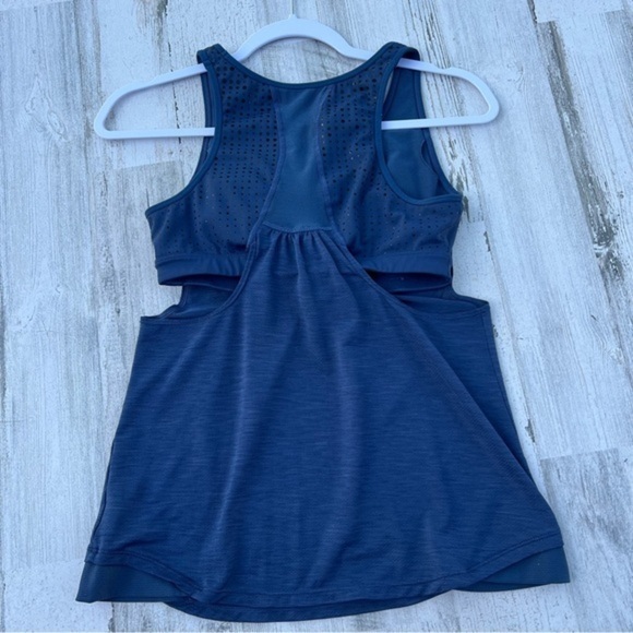 Athleta Shirt Size Small Womens Gel Mesh Supercharged Tank Top with built in bra - Picture 3 of 11